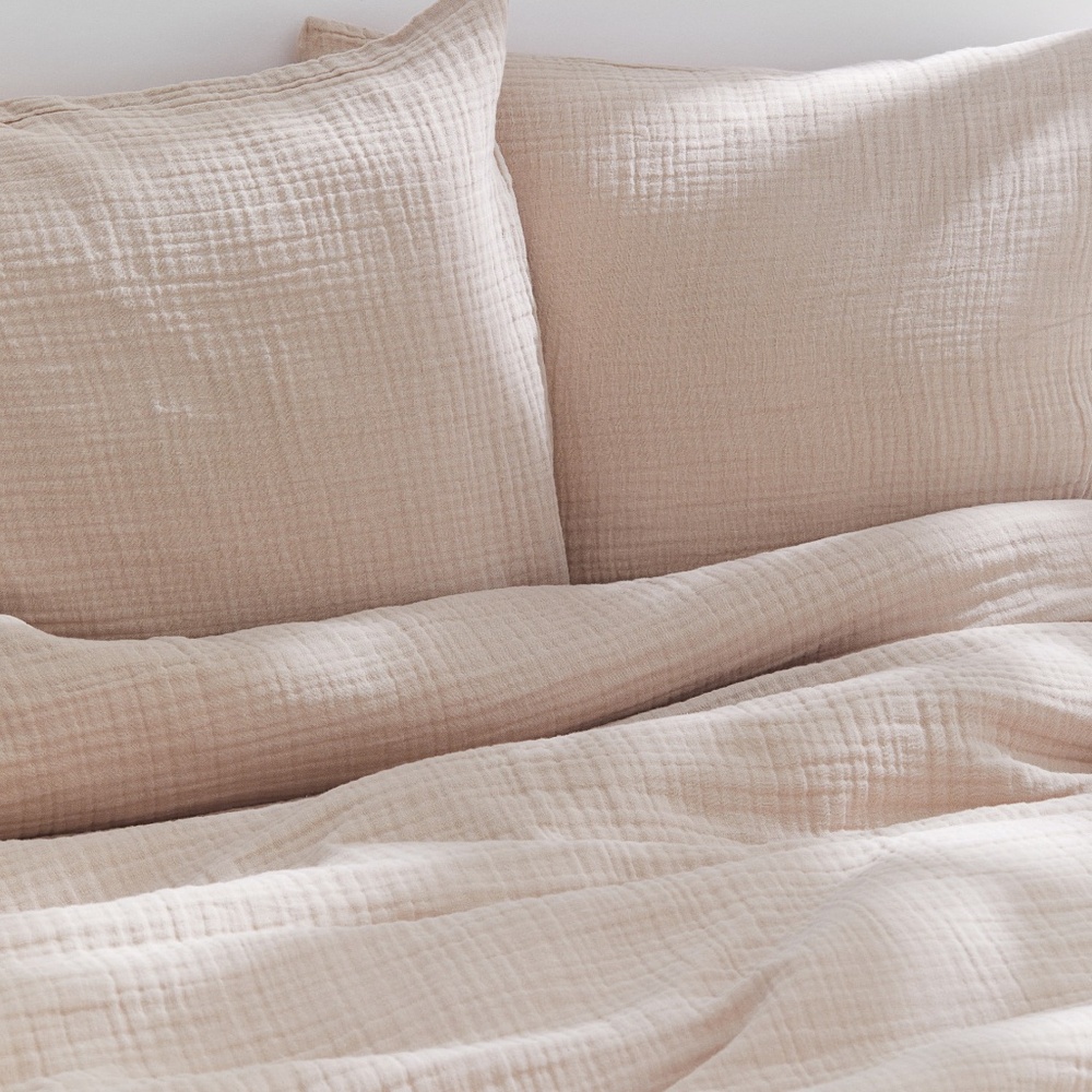 H&M Queen Muslin Cotton Duvet Cover Set in Beige